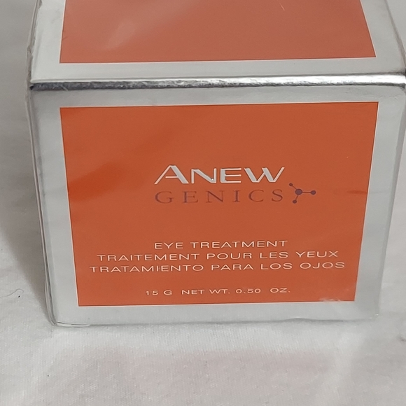 AVON SEALED Genic Eye Treatment New! - Picture 6 of 8